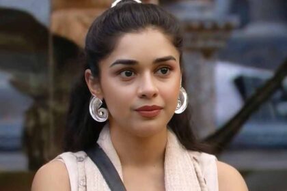 Eisha Singh Called As Chugli Aunty